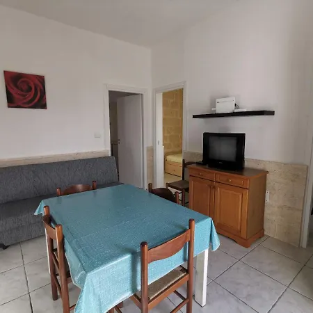 Capu Cilona Semesterbostad Torre Colimena