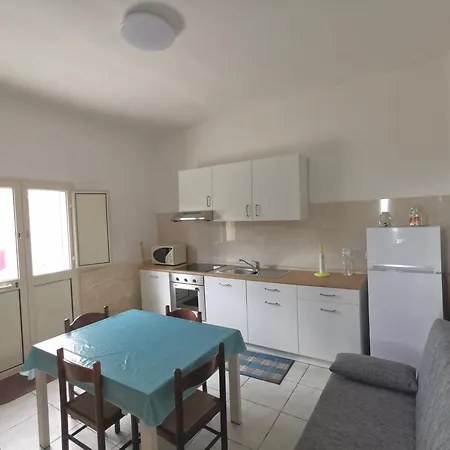 Semesterbostad Capu Cilona Torre Colimena